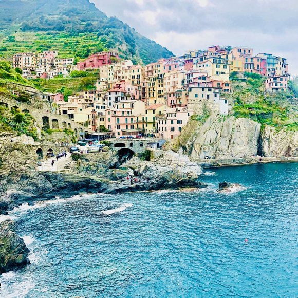 Meet your Posher, Jennifer - Picture 2 of 2